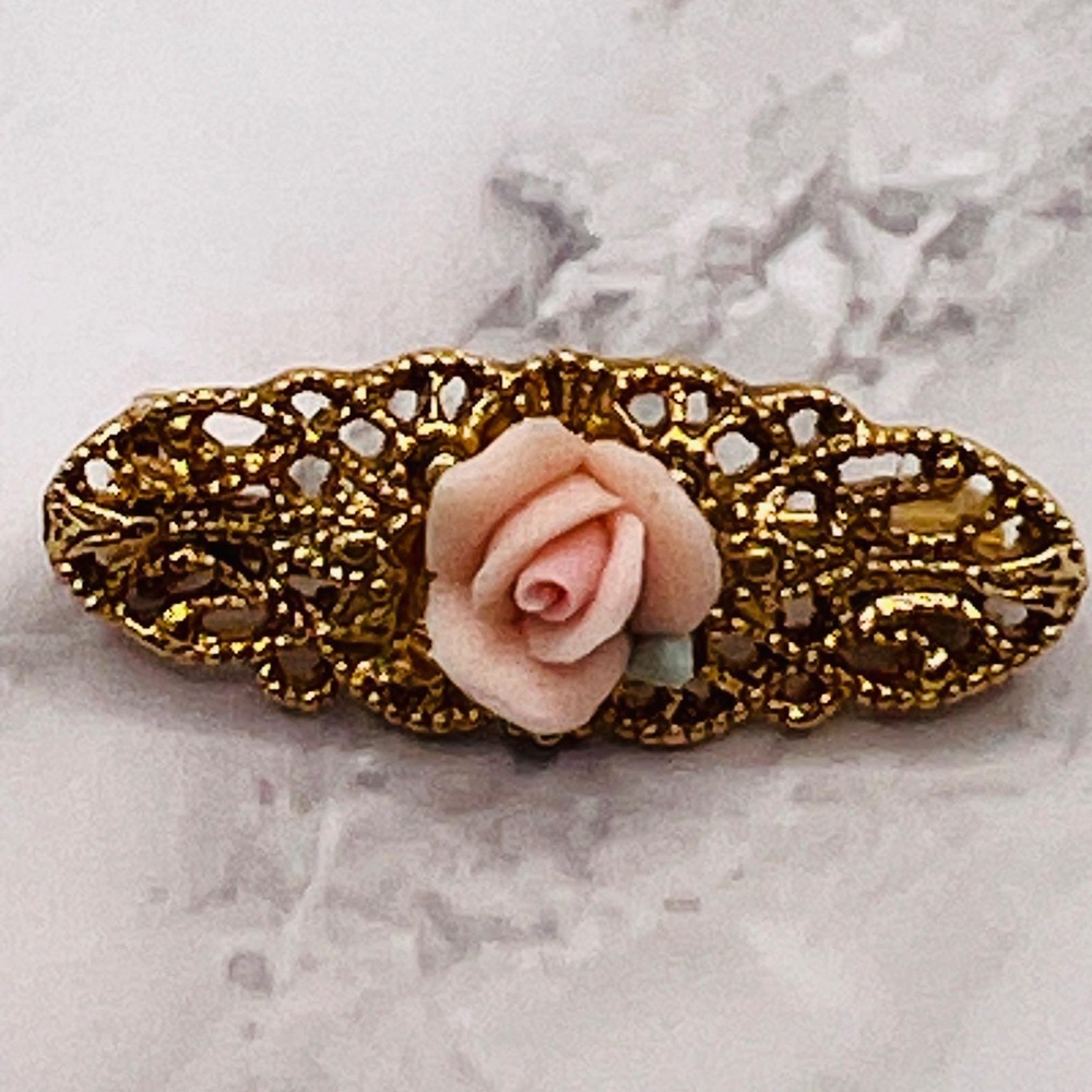 Vintage Gold Tone Filigree Pink Porcelain Rose Brooch Pin Floral Accessory